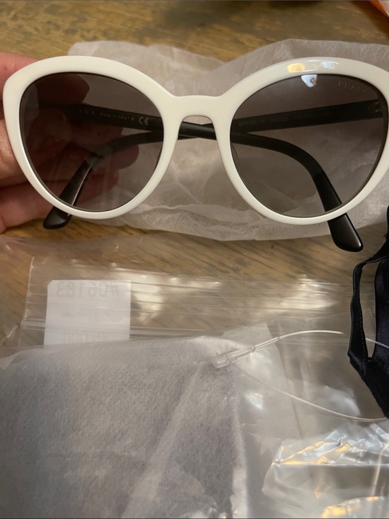 Prada Accessories - Prada White Round Frame Sunglasses with Dark Lenses